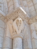 Lescure-d'Albigeois, Eglise St-Michel, Portail, Chapiteaux (06)